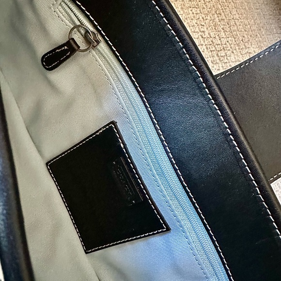 Coach purse woven material, black, and natural straw color - Picture 4 of 4